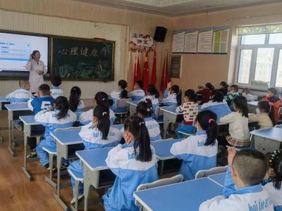 海拉爾區(qū)衛(wèi)生健康委深入推進(jìn)新時(shí)代文明實(shí)踐志愿服務(wù)，擦亮健康咨詢服務(wù)品牌